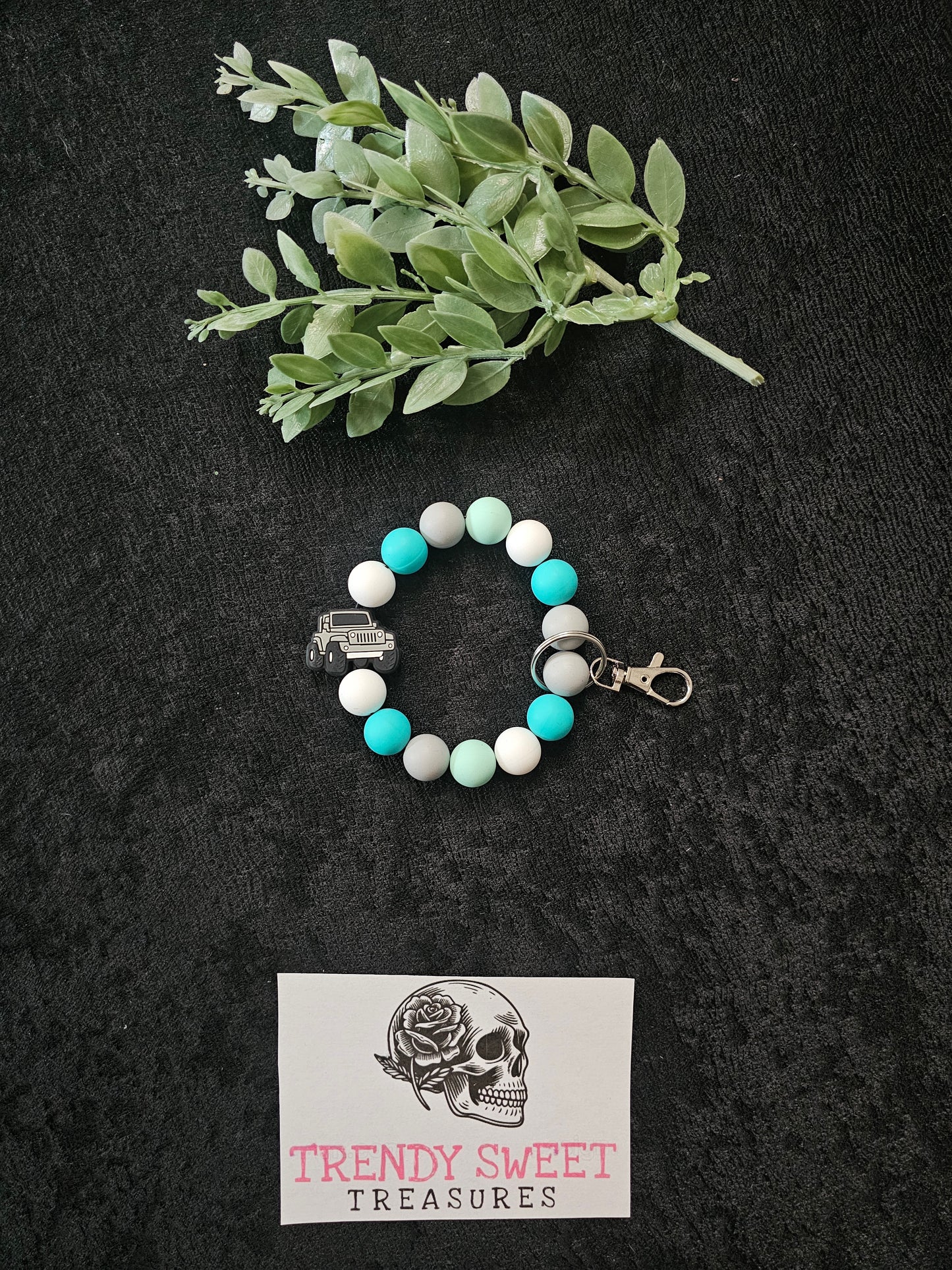 Gray Jeep Beaded Bracelet Keychain