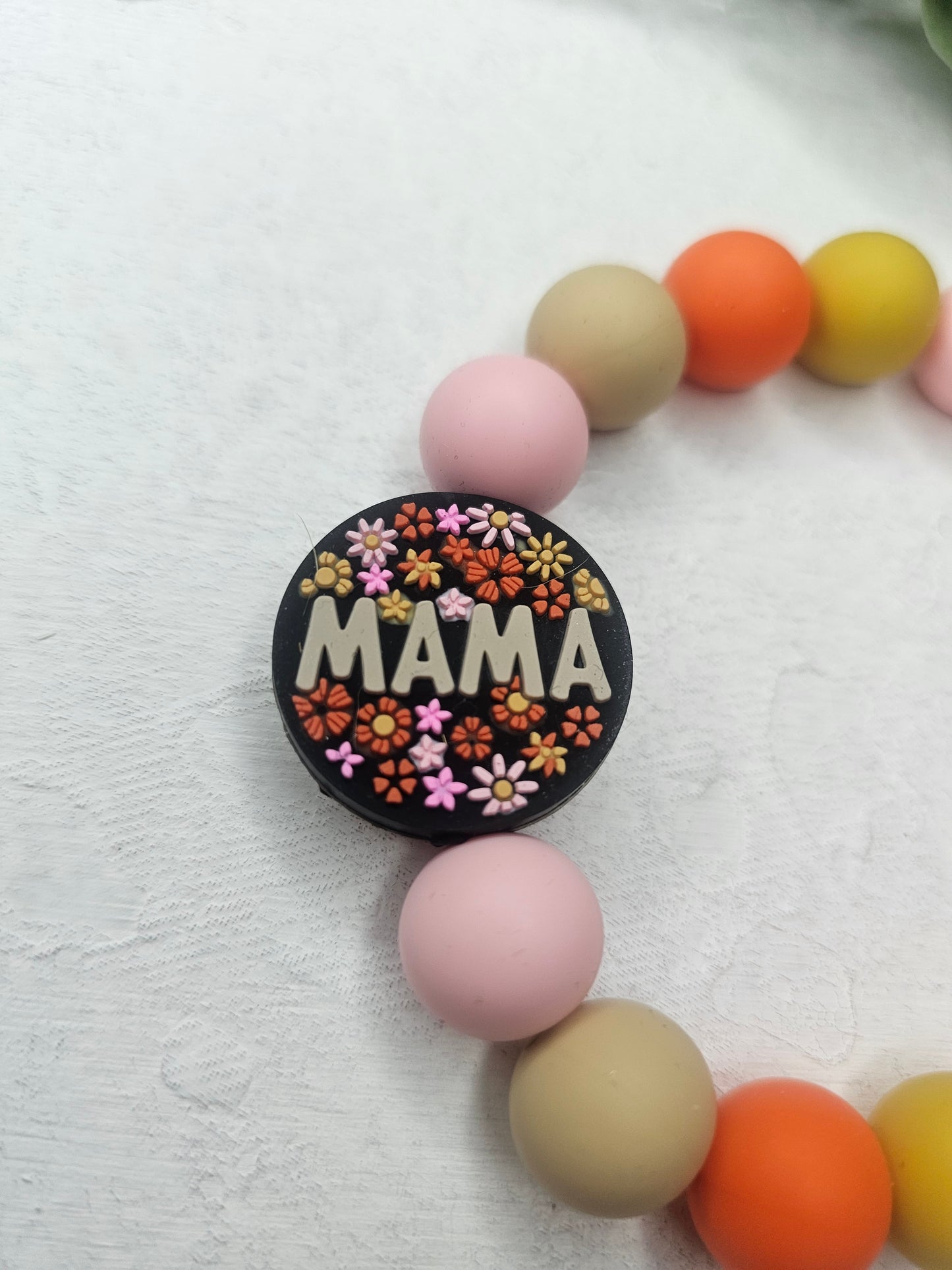 Mama Floral Beaded Bracelet Keychain