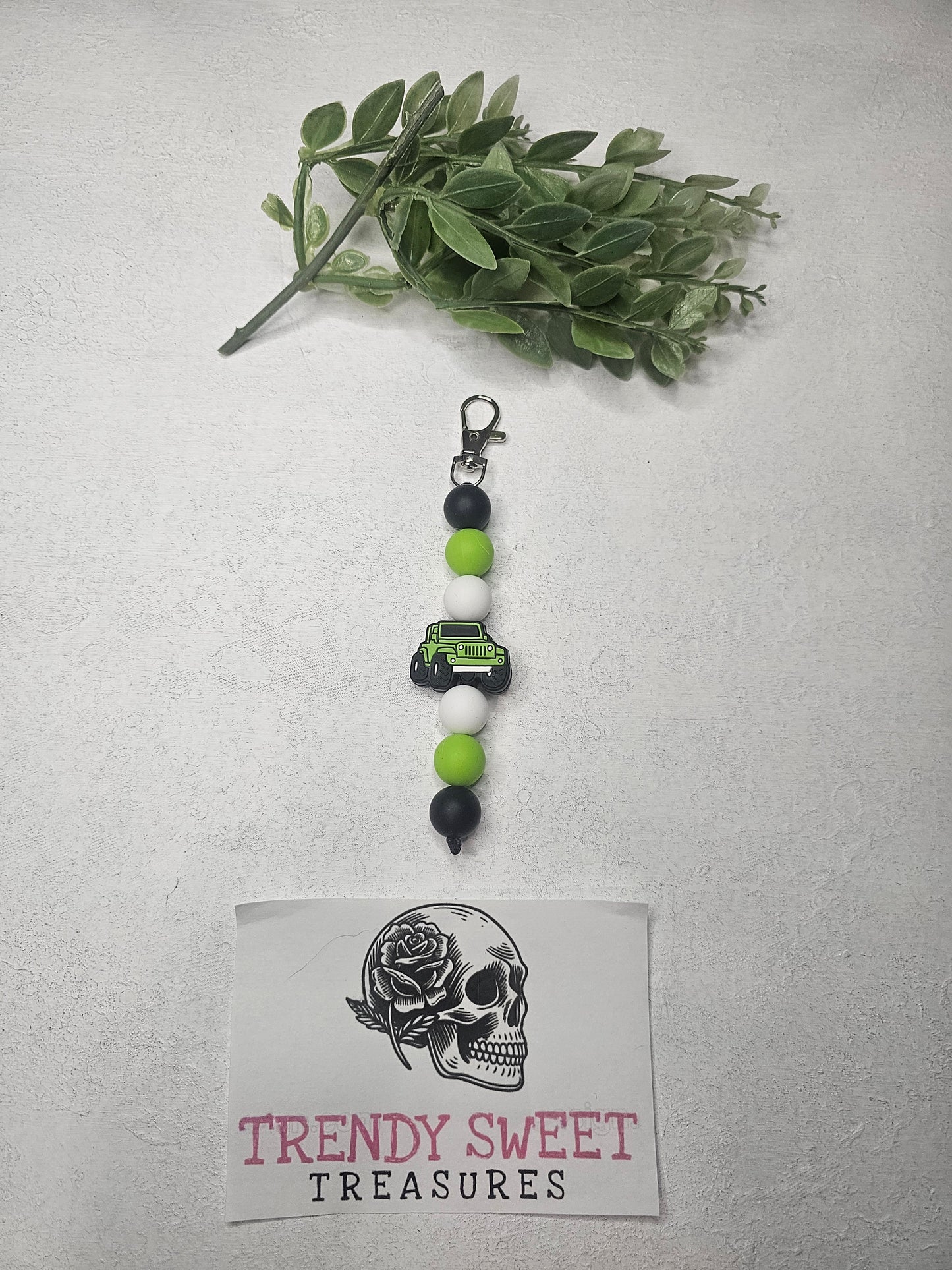 Green Jeep Dangle Bead Keychain