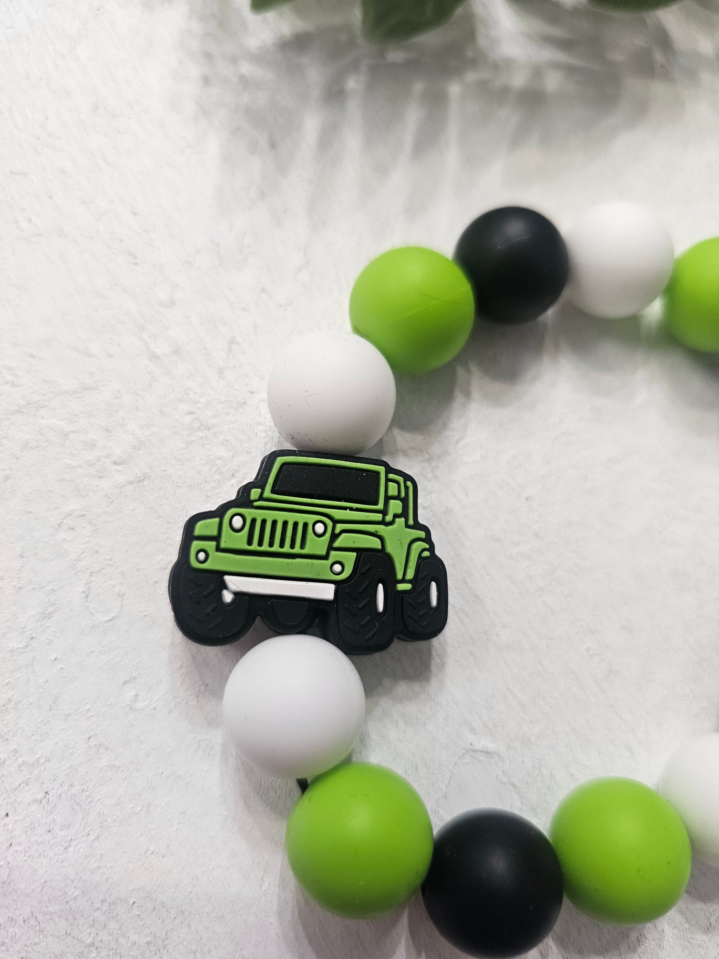 Green Jeep Beaded Bracelet Keychain