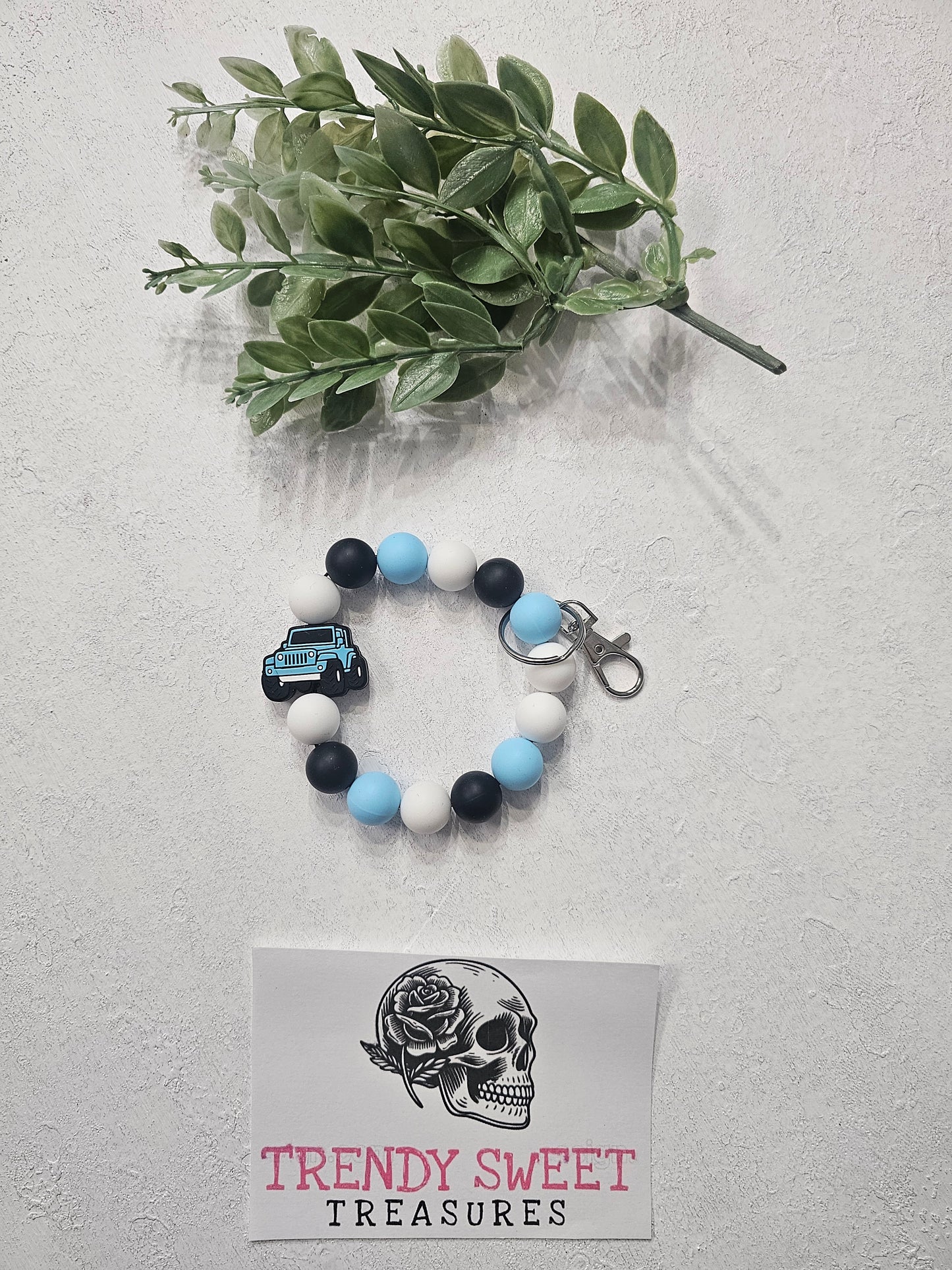 Light Blue Jeep Beaded Bracelet Keychain