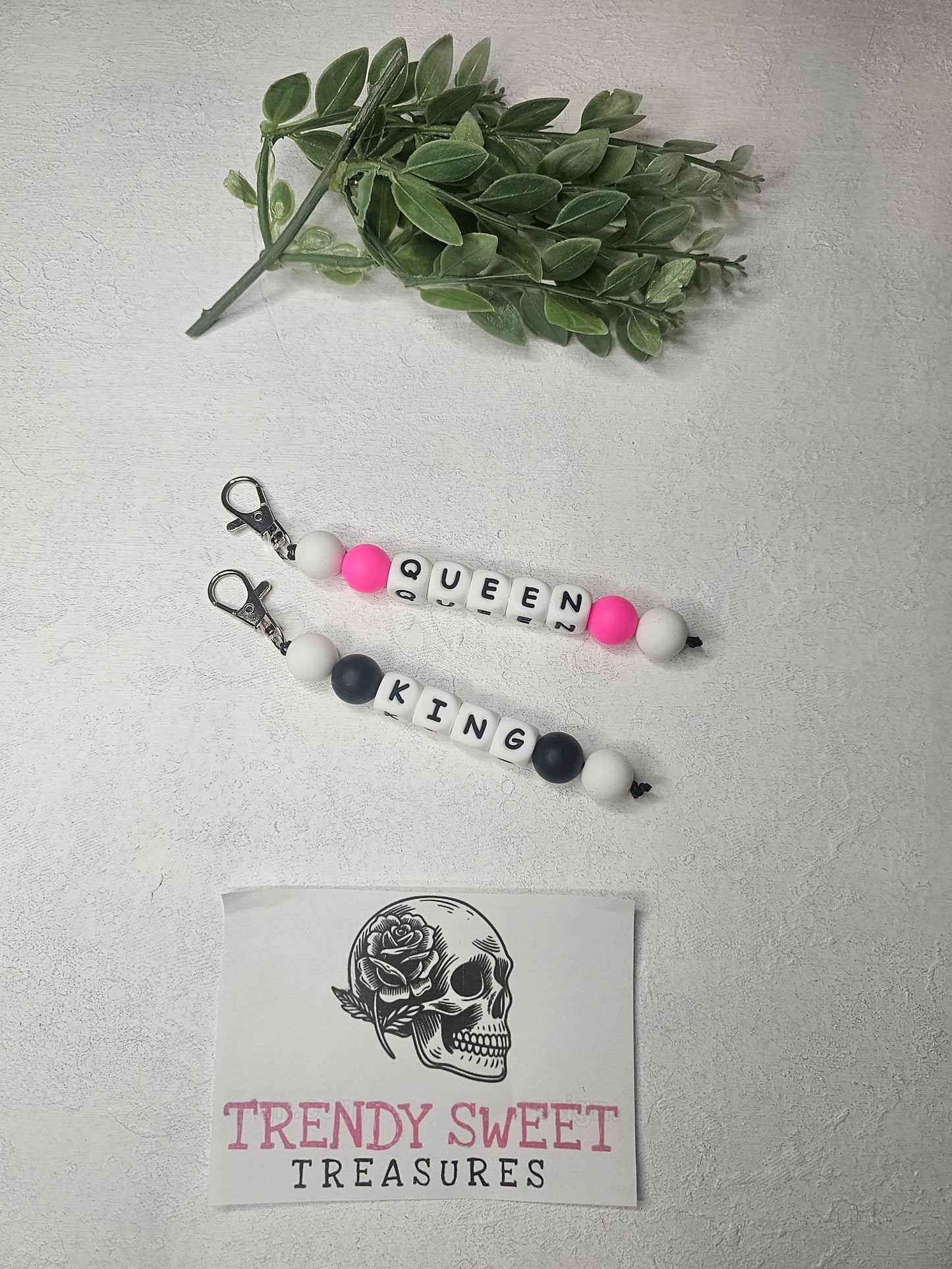 Queen/King Dangle Bead Keychain