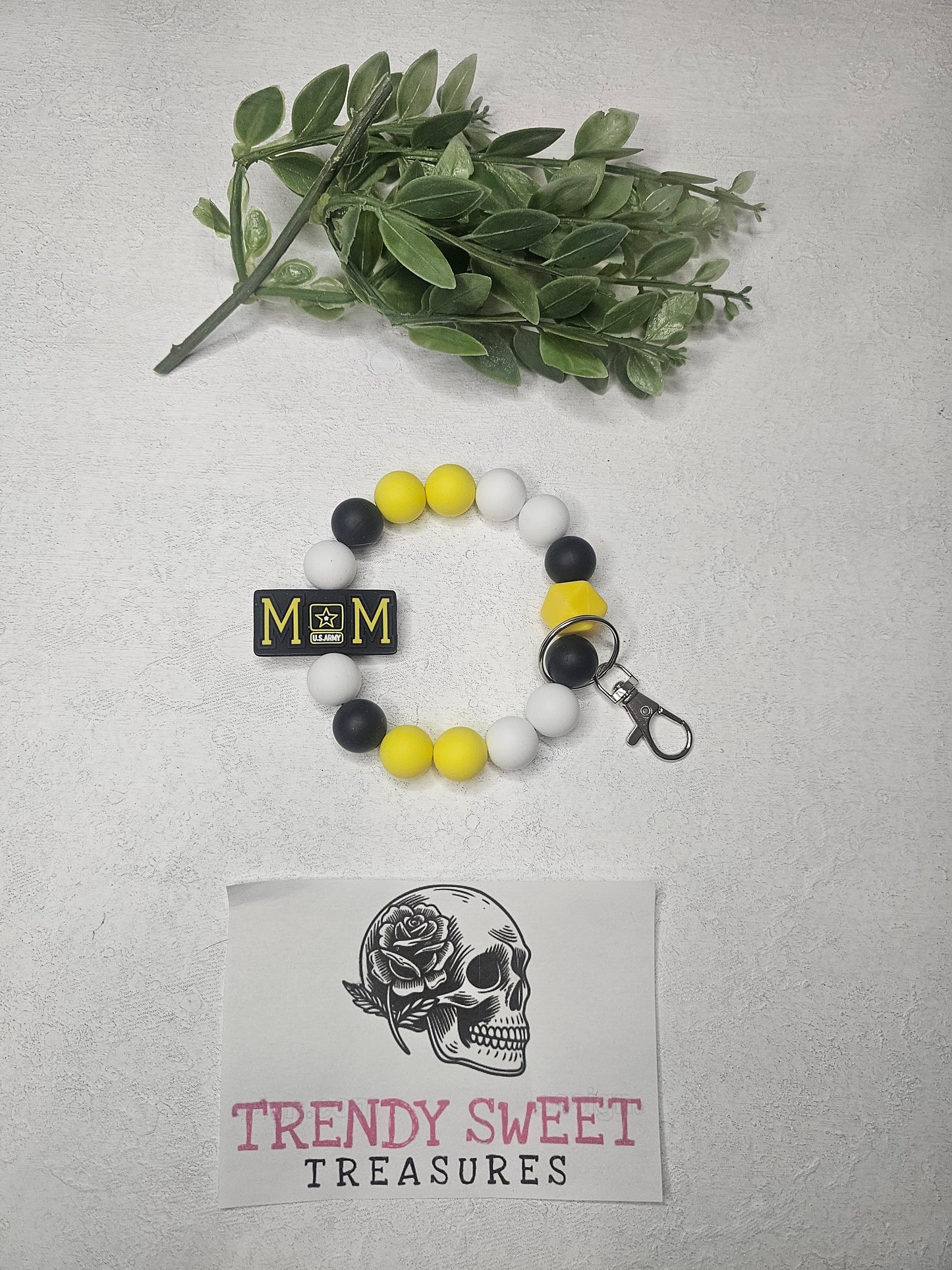 U.S. Army Mom Beaded Bracelet Keychain