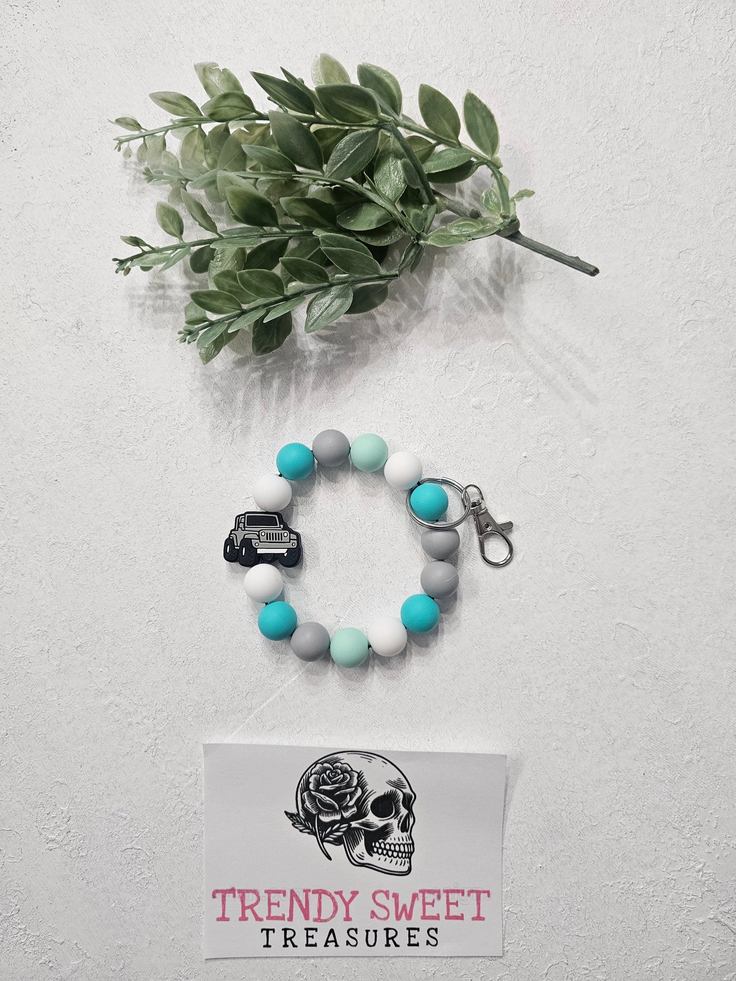 Gray Jeep Beaded Bracelet Keychain