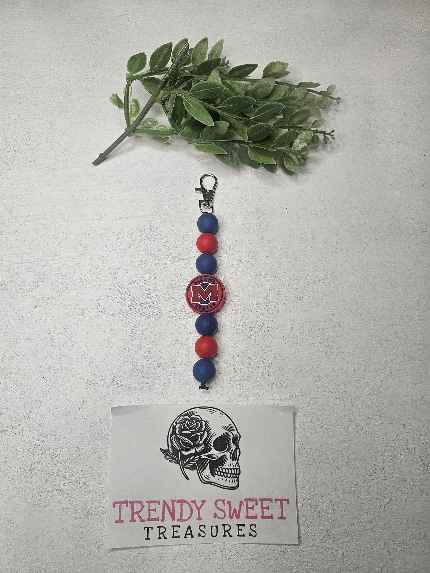 Ole Miss Rebels Dangle Bead Keychain