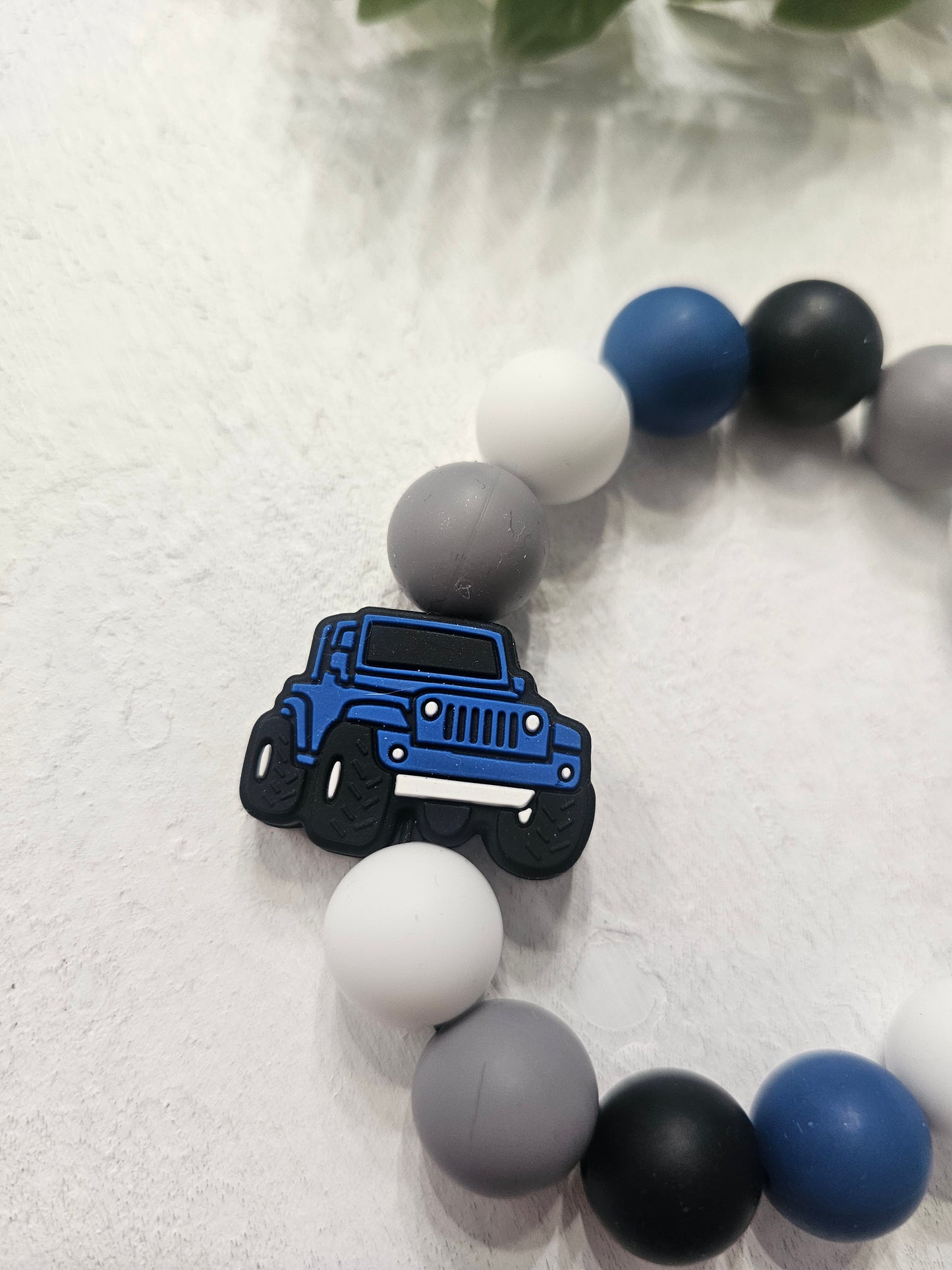 Dark Blue Jeep Beaded Bracelet Keychain